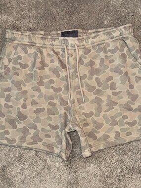 Abercrombie Essential Short - Tan Duck Camo - Size XL
